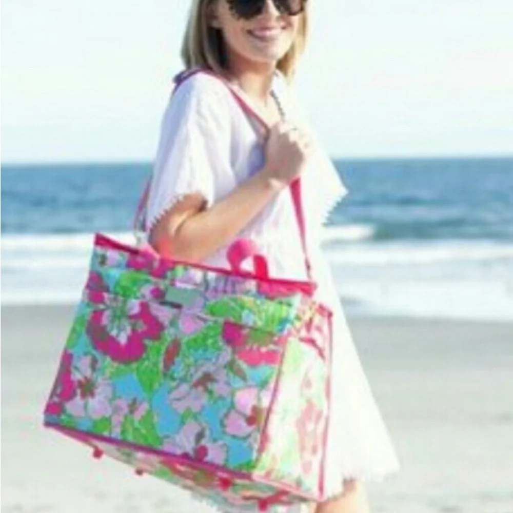 Lilly Pulitzer Big Flirt large picnic style cooler.